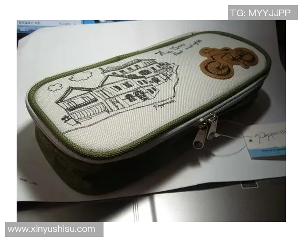 以笔袋足球球星系列为主题的多款创意设计探索及球迷收藏价值分析 以笔袋足球球星系列为主题的多款创意设计探索及球迷收藏价值分析